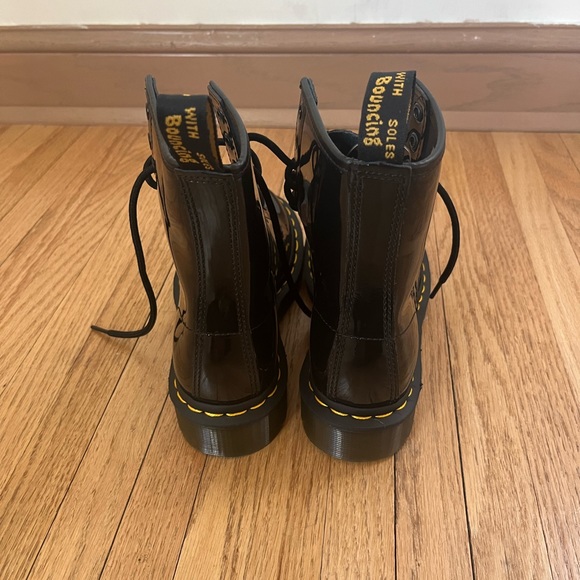 Women’s black size 5 women’s Dr Marten combat boots, never worn, NEW - Picture 4 of 5
